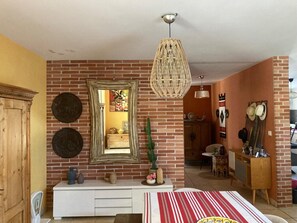 Dining - Holiday Home 'Maison Avec Vue Et Piscine' with Private Pool, Private Terrace and Wi-Fi (Sainte-Camelle)