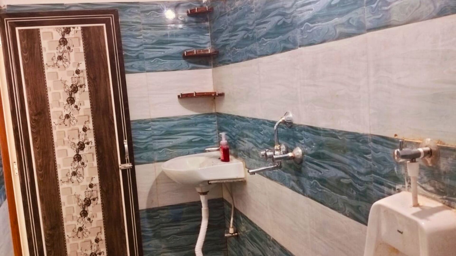 Shower, towels, soap, toilet paper