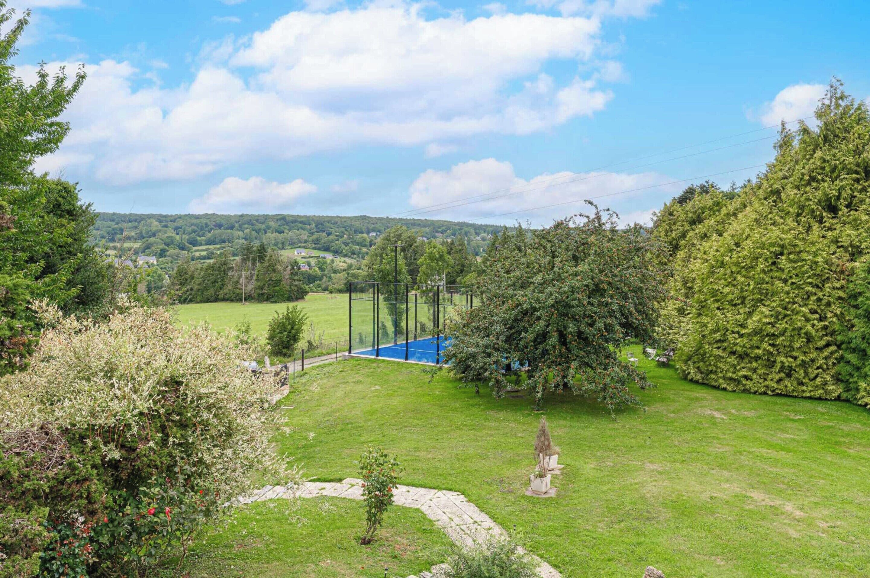 Apartment | Sports court