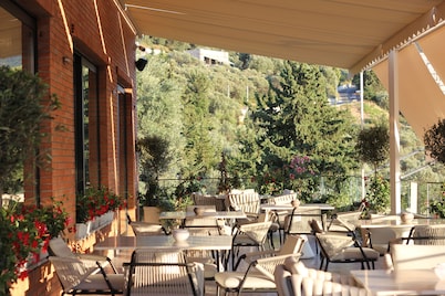 KAÑ Inn & Restaurant