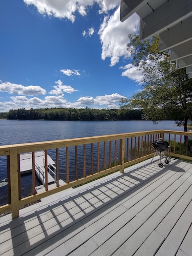 2-bdrm house in beautiful Boothbay! A perfect location for relaxing getaways!