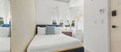 Double Room | Desk, laptop workspace, free WiFi, bed sheets