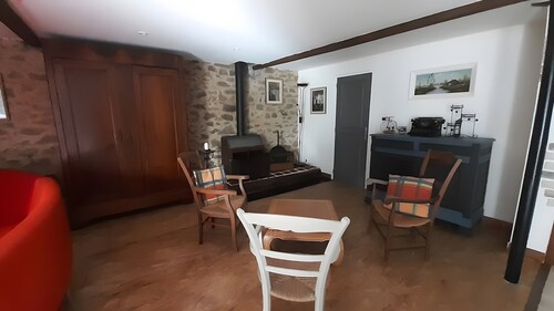 Chambre Bleue, Table d'Hôte with Terrace, Shared Garden & Wi-Fi