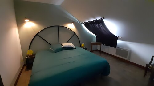 Chambre Verte, Table d'Hôte avec terrasse, jardin partagé et Wi-Fi