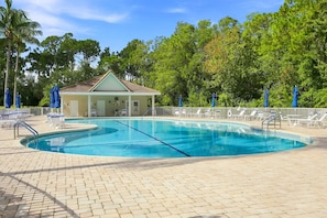 Pool - Cozy 2 Bedroom Naples Condo with Full Kitchen, shared Pool (Naples)