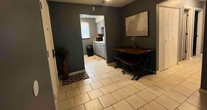 Modern & Cozy Oasis @ Bailey Court #3