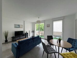 Living area - Vrbo Property (Strasbourg)