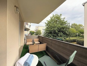 Property grounds - 2-Bedroom Apartment at Les Jardins d'Europe with Pool *Balcony* (Strasbourg)
