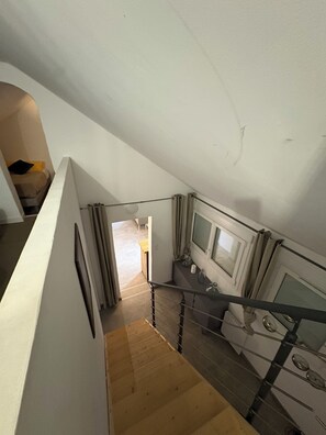 Interior - House in the heart of nature (Gabriac)