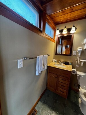 Unclassified image, 3 of 9, button - Cozy 1BR hotel room, Hamilton - #349 Iroquois (Hamilton)