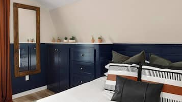 3 slaapkamers, een bureau, een strijkplank/strijkijzer, wifi