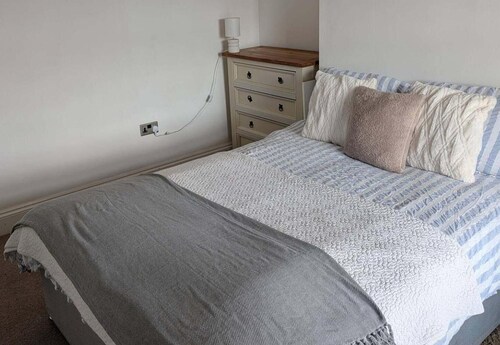 Georgian Apartment Sleeps 2 With Wifi