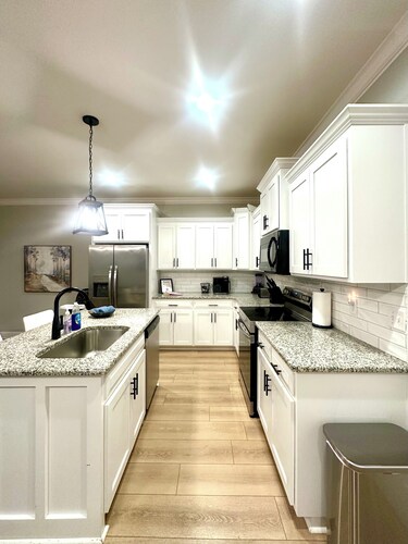 Wonderful 3-bedroom townhome with AC in charming Valdosta