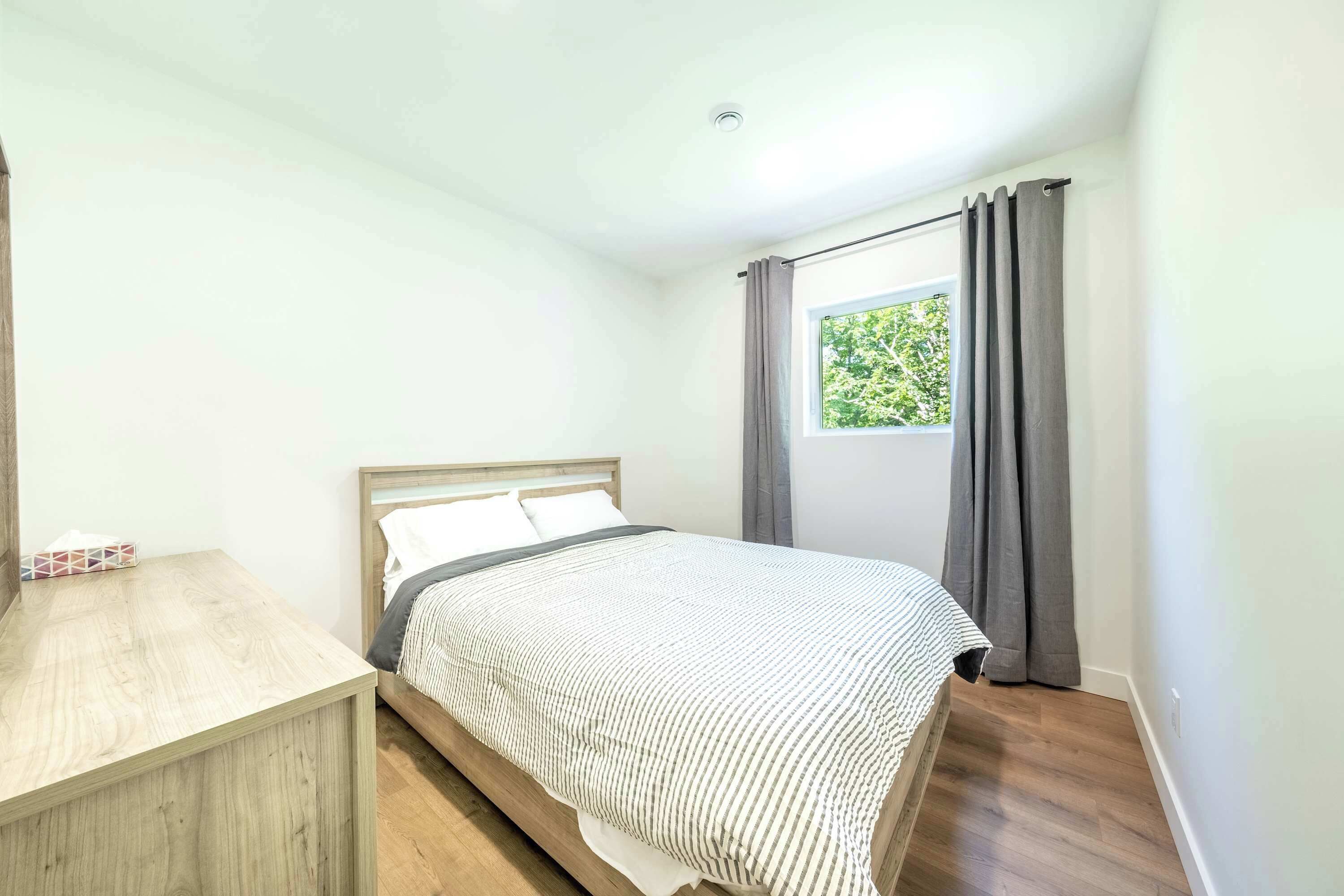 Bügeleisen/Bügelbrett, Reisekinderbett, WLAN, Bettwäsche