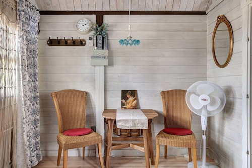 Chalet « Sans Souci » avec terrasse privée, WiFi et climatisation