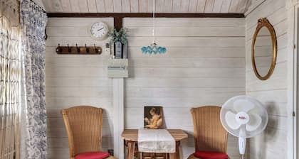 Chalet "Sans Souci" with Private Terrace, WiFi, and Air Conditioning