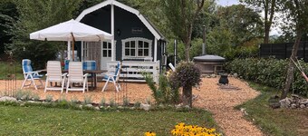Chalet "Sans Souci" with Private Terrace, WiFi, and Air Conditioning
