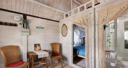 Chalet "Sans Souci" with Private Terrace, WiFi, and Air Conditioning