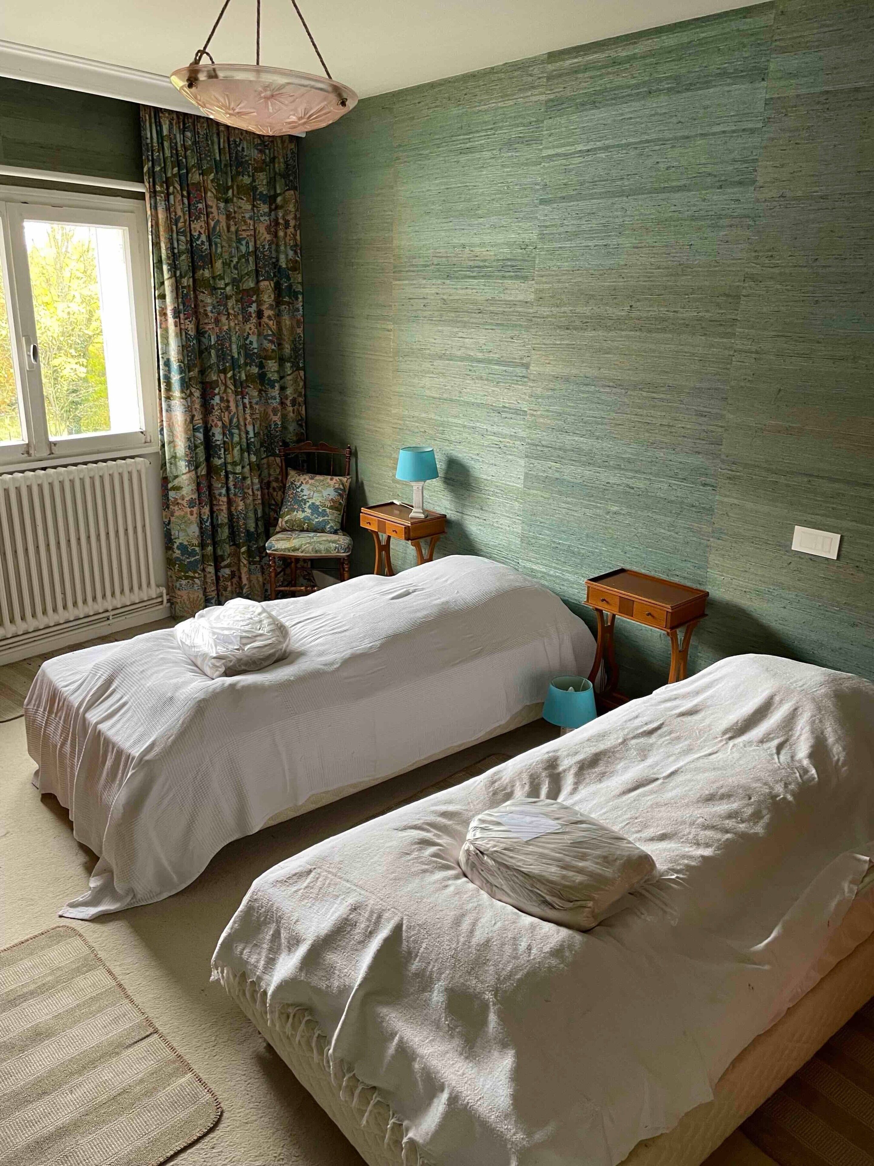 3 slaapkamers, een strijkplank/strijkijzer, wifi, beddengoed