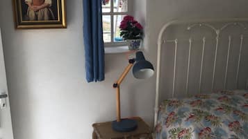 3 chambres, fer et planche à repasser, Wi-Fi, draps fournis