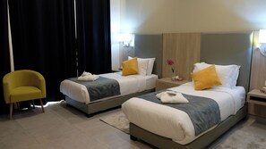 Quarto duplo clássico | Cofres nos quartos, Wi-Fi de cortesia