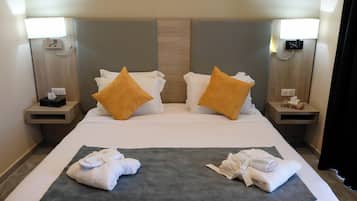 Chambre Classique, vue ville | Coffres-forts dans les chambres, Wi-Fi gratuit