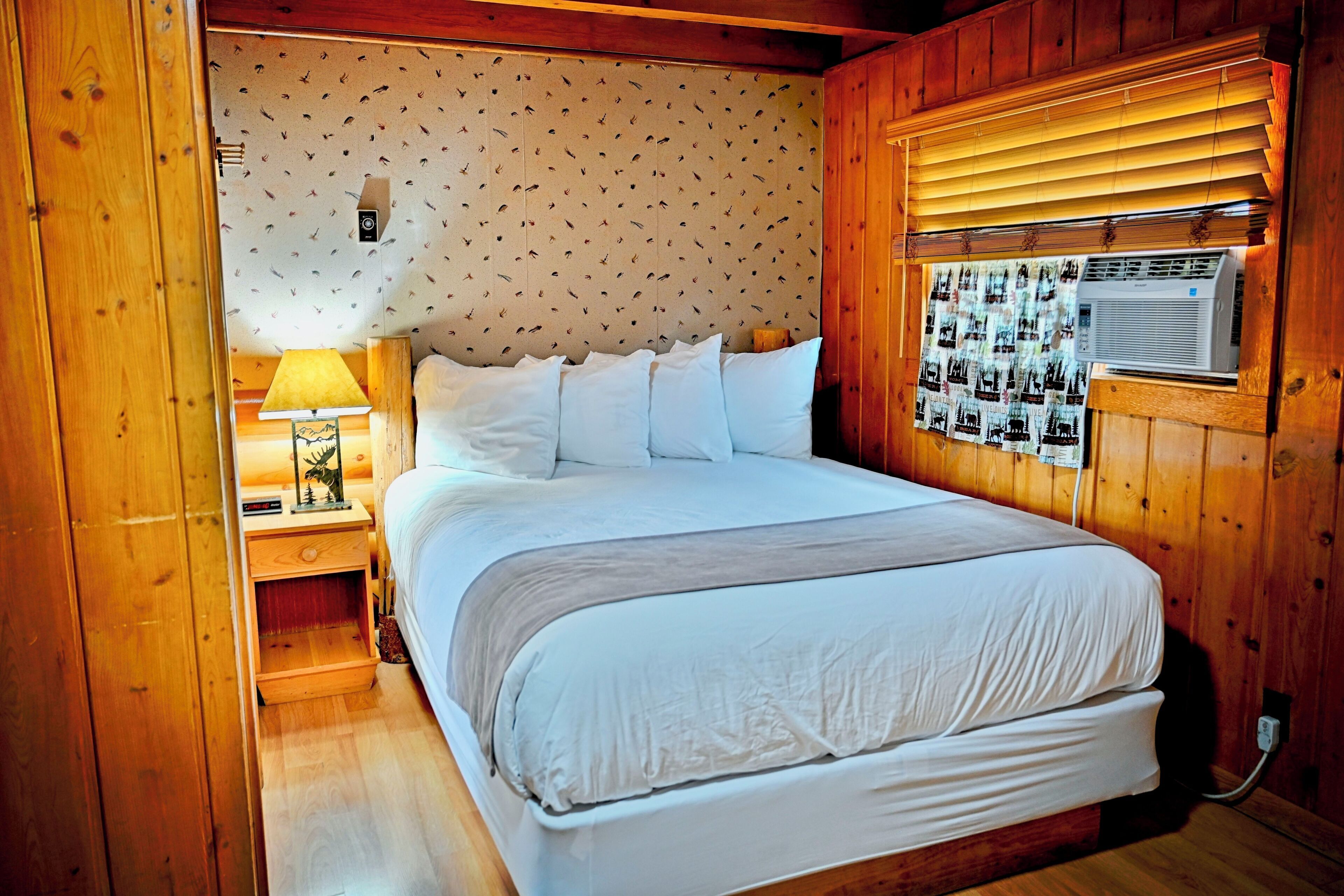 Economy Room, 1 Queen Bed
