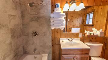 Cabin | Bathroom