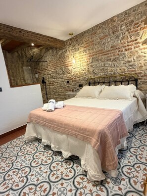 Room - Vrbo Property (Setenil de las Bodegas)