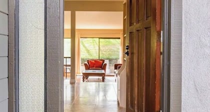 Delightful 3-bedroom condo in Irvine perfectly located on a golf course