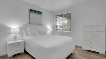 3 bedrooms, desk, iron/ironing board, travel cot
