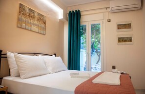 1 bedroom, iron/ironing board, WiFi, bed sheets - The Heart of Mytilene (Mitilini)