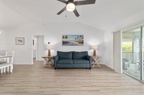 Unclassified image, 4 of 14, button - 3BR Near Brownwood Sq / Sumter Landing - Golf Cart Included - Pet Friendly (The Villages)