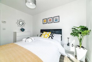 Room - Stylish 1-bed flat | Free parking | Fast Wi-Fi (Basingstoke)