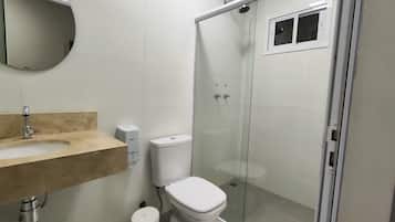 Standard Twin Room, Air conditioning, City View | Bathroom