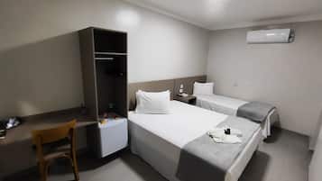 Pillowtop beds, minibar, WiFi (free), bed sheets