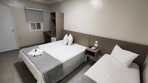 Standard-Dreibettzimmer, Klimaanlage, Stadtblick | Kostenloses WLAN