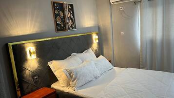 Iron/ironing board, WiFi, bed sheets