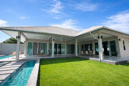 Nuum Thai 1 Private Pool Villa  Walk to Beach 8 pax, 4 bath, 4 sleepingroom