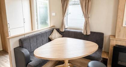 Cabin Sleeps 6 With Indoor Pool