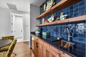 Unclassified image, 2 of 50, button - 4 bedroom accommodation in Washington (Washington)