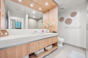 Deluxe Apartment, Balcony, City View | Bilik Mandi