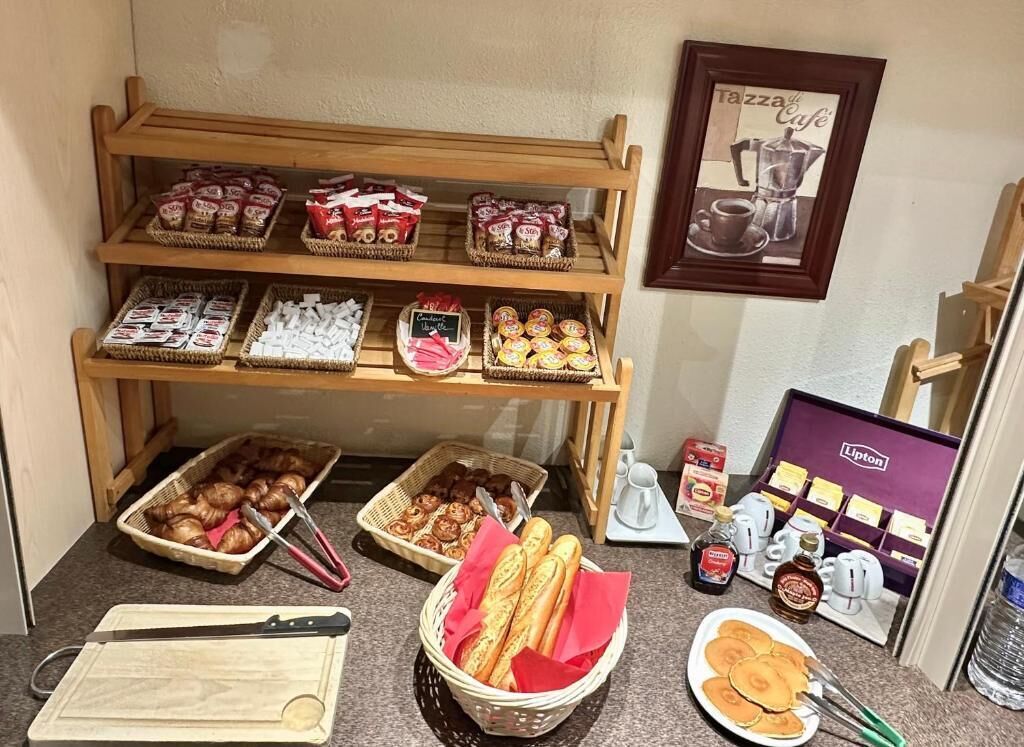 Daily buffet breakfast for a fee
