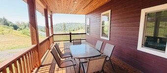 Modern Barn House for Large Gatherings - Sleeps 22 - 15 mins from Moscow