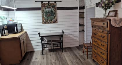 Cozy 1-bedroom apartment in Eugene MO with AC