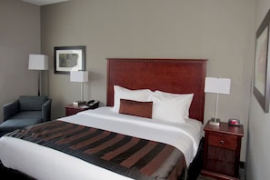Iron/ironing board, WiFi, bed sheets - 
Wingate by Wyndham Shreveport Airport King Studio (Shreveport)