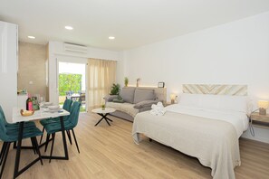 Living area - LXR Beachfront Bliss PYR (Fuengirola)