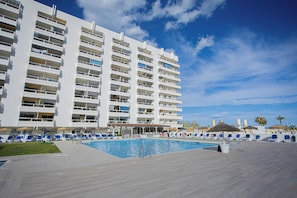 Pool - LXR Beachfront Bliss PYR (Fuengirola)