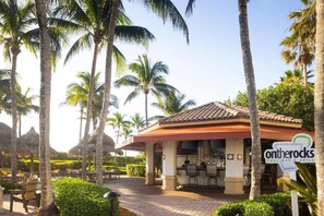 Outdoor dining - Marriott's Ocean Pointe 1 bedroom 12/13-12/17 (Palm Beach Shores)