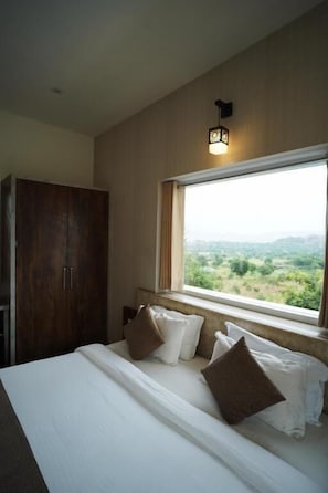 Habitación ejecutiva doble, balcón, vistas al jardín | Escritorio y wifi gratis